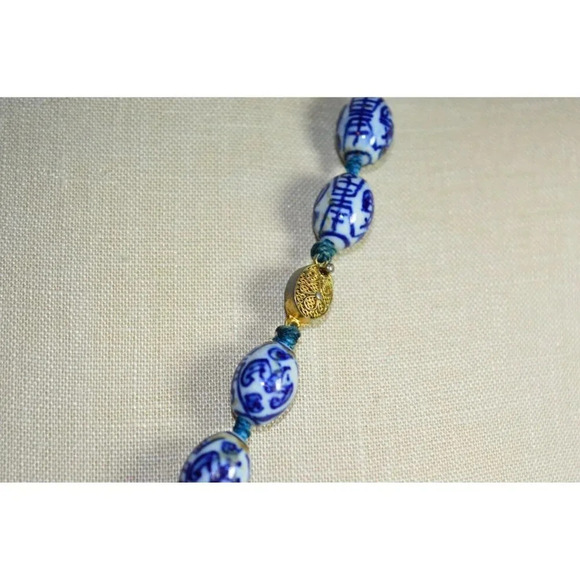 VTG Asian Hand Knotted Blue Hand Painted Porcelain Writing Bead Necklace C - Picture 4 of 5
